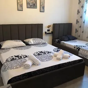  Affittacamere Fati Albania