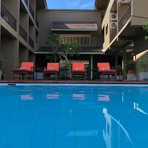 Hotel The Cave By Blue Bird Negombo