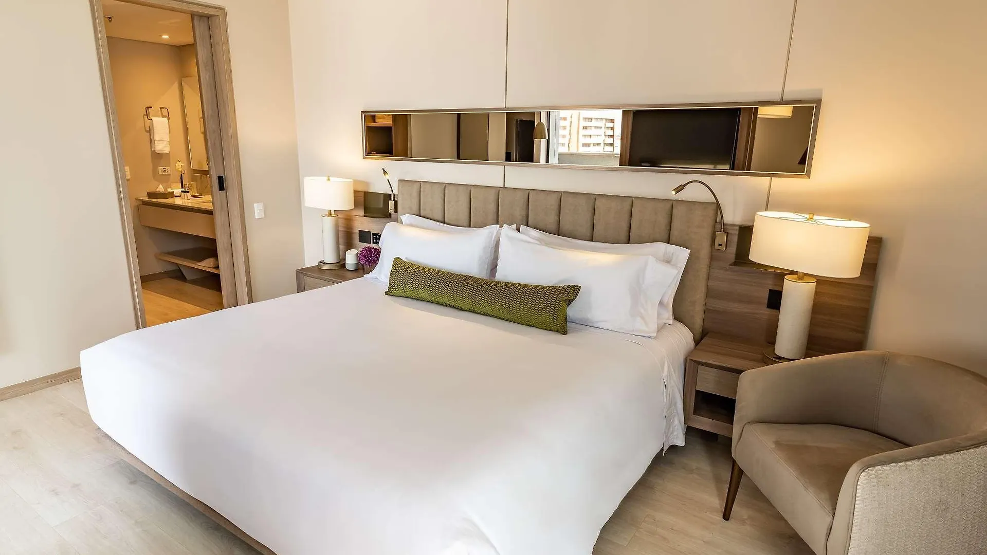 Hotel York Luxury Suites Medellin By Preferred 5*,