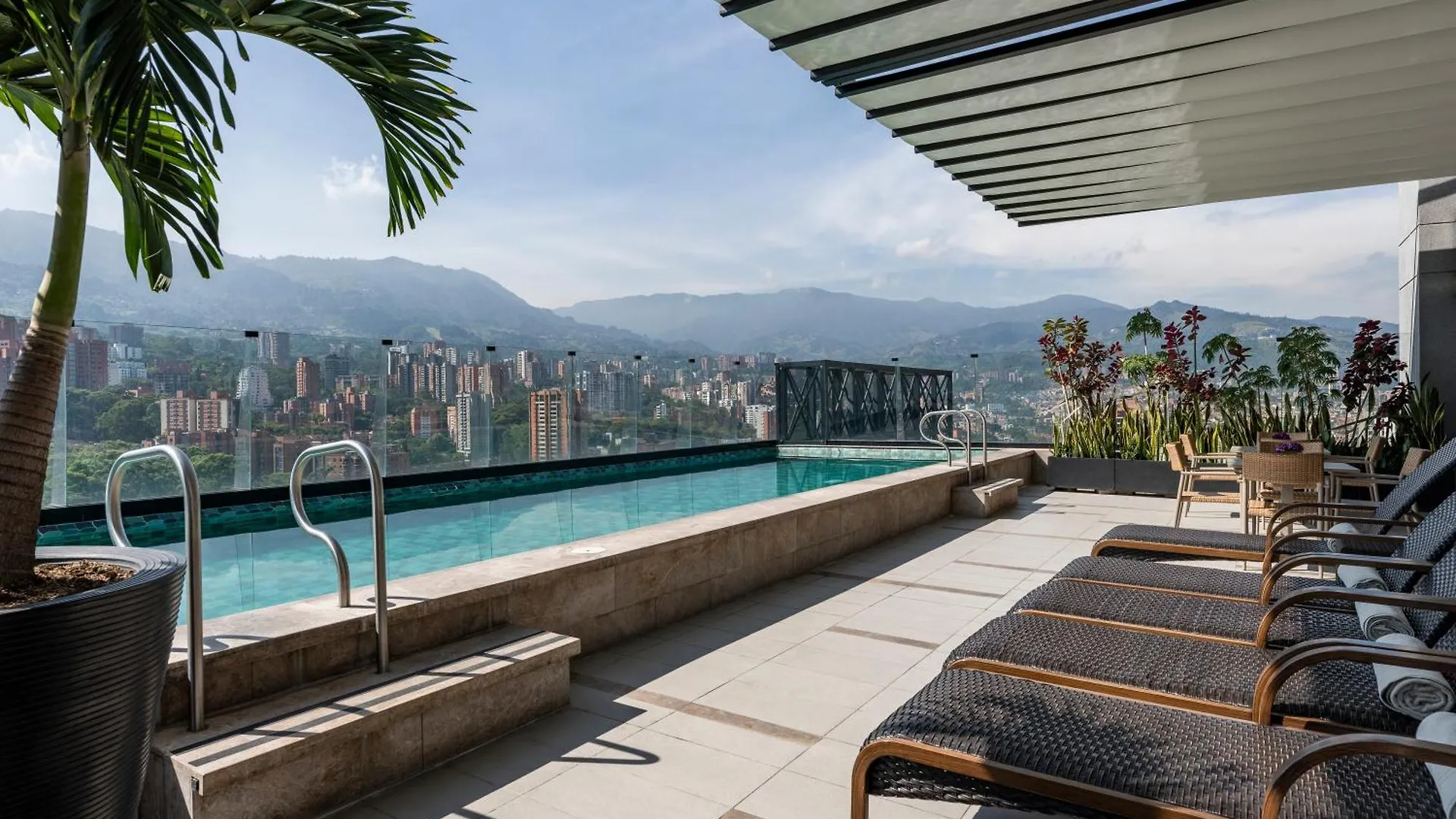 Hotel York Luxury Suites Medellin By Preferred 5*,  哥伦比亚